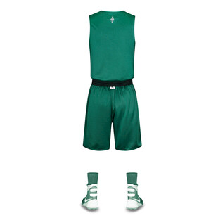 绿色篮球运动套装及鞋