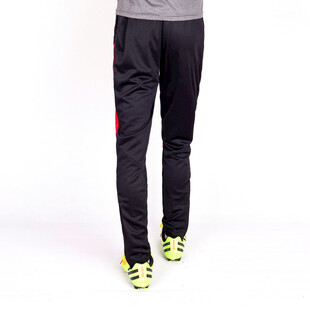 男士黑色运动长裤背影