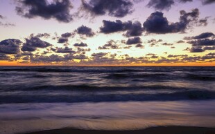 海边壮丽日落景象