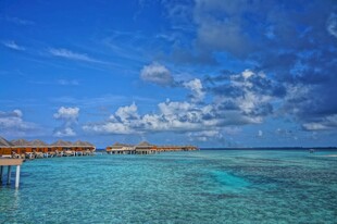 美丽海岛清澈海景风光