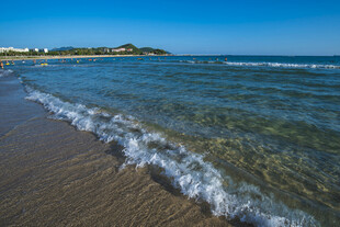 美丽海滨沙滩海浪景观