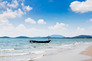 海边小船
