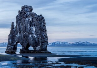 海边奇特岩石景观