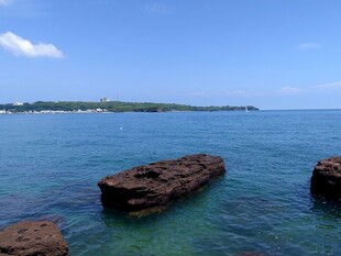 海边礁石
