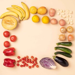 多彩果蔬围成框的视觉盛宴