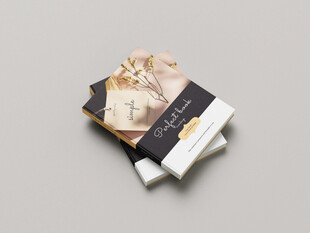 精致书籍堆叠展示样机