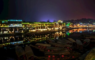 凤凰古城灯城市璀璨夜景灯光倒影