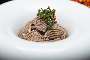 精致摆盘的特色腰花