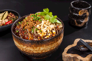 美味石锅拌饭 诱人佳肴