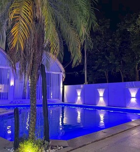 夜间梦幻泳池景观