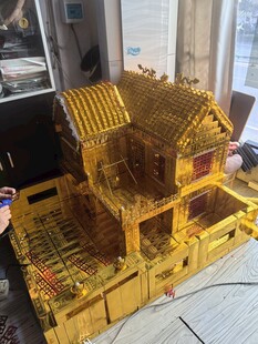 金色古建筑模型