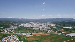 易门县俯瞰城郊风光