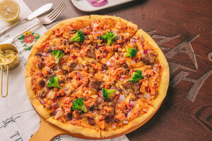 美味可口的特色风味披萨