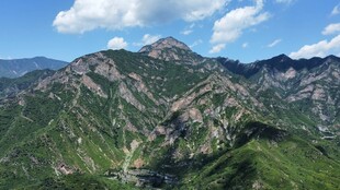 壮丽山峦美景