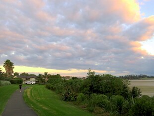 海滨小镇黄昏风景