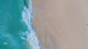 俯瞰蔚蓝海岸与沙滩