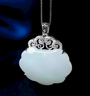 银镶白玉如意锁吊坠