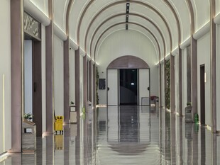 典雅拱形走廊室内场景