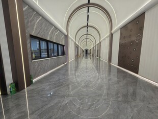 现代风格宽敞走廊空间