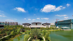 湖畔城市风光 景致宜人