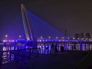 西安后海城市夜景桥梁水面