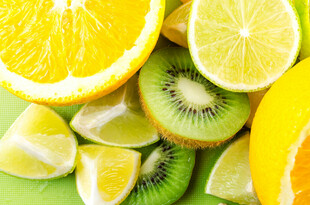 多彩新鲜水果切片展示