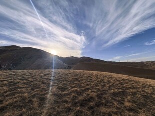 旷野蓝天壮美自然景观