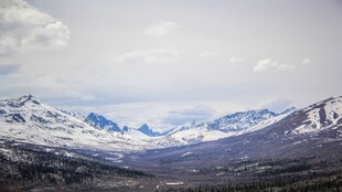 壮丽雪山风景