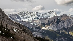 壮丽雪山风景
