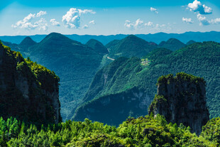 壮丽山峦风景