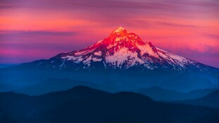 壮丽雪山日落美景