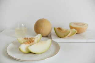 新鲜切片水果摆拍