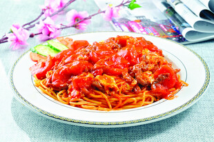 美味番茄意面摆拍图