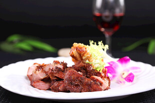 美味烤肉摆盘精致