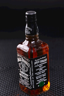 杰克丹尼威士忌酒瓶特写