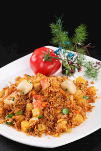 美味蟹肉炒饭 色泽诱人