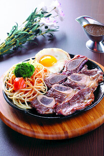 美味牛排套餐 视觉与味觉盛宴