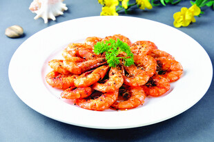 美味糖醋里脊摆盘中