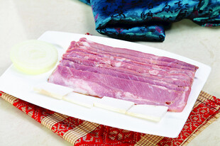 紫色火腿切片摆盘