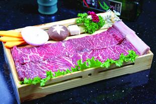 新鲜牛肉拼盘 食材丰富