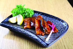 日式烤鳗鱼摆盘精致