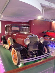 复古经典汽车展示