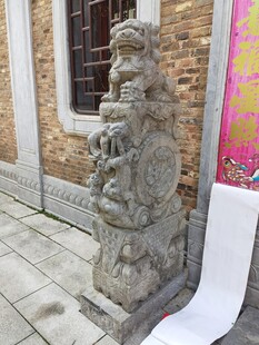 古老石狮子