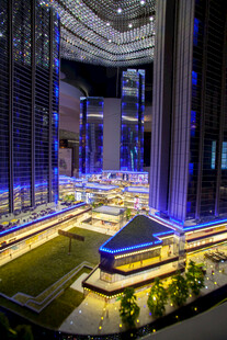 现代建筑模型展示夜景魅力