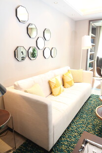 现代简约风客厅温馨一角