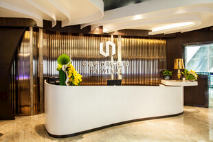 现代风格酒店大堂接待台