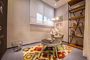 温馨舒适的个性化室内角落