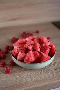 碗中鲜切西瓜块