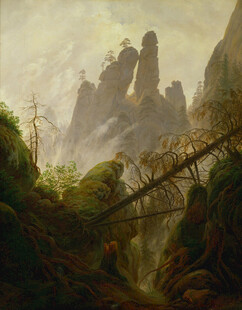 奇幻山林中的神秘石峰景观