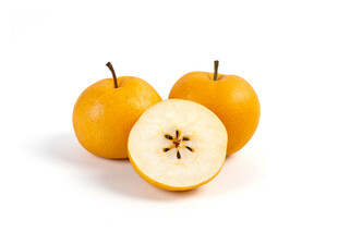 新鲜金桔一个被切开